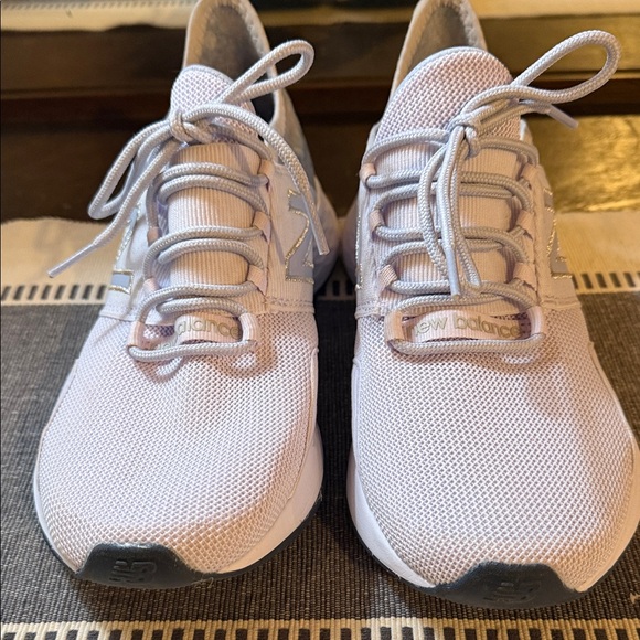 New Balance Women's White and Light Gray Athletic Running Shoes - Picture 4 of 5